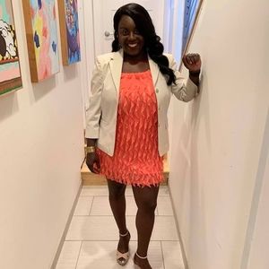 Meet your Posher, Dee-dee